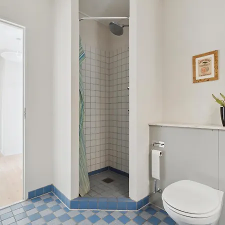 2 Bedroom Beach Front Apartment In Fano